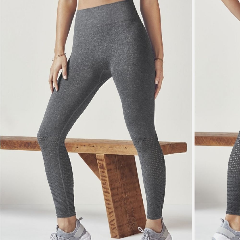 Fabletics Seamless High Waisted Mesh 7/8 Leggings Gray Size medium
